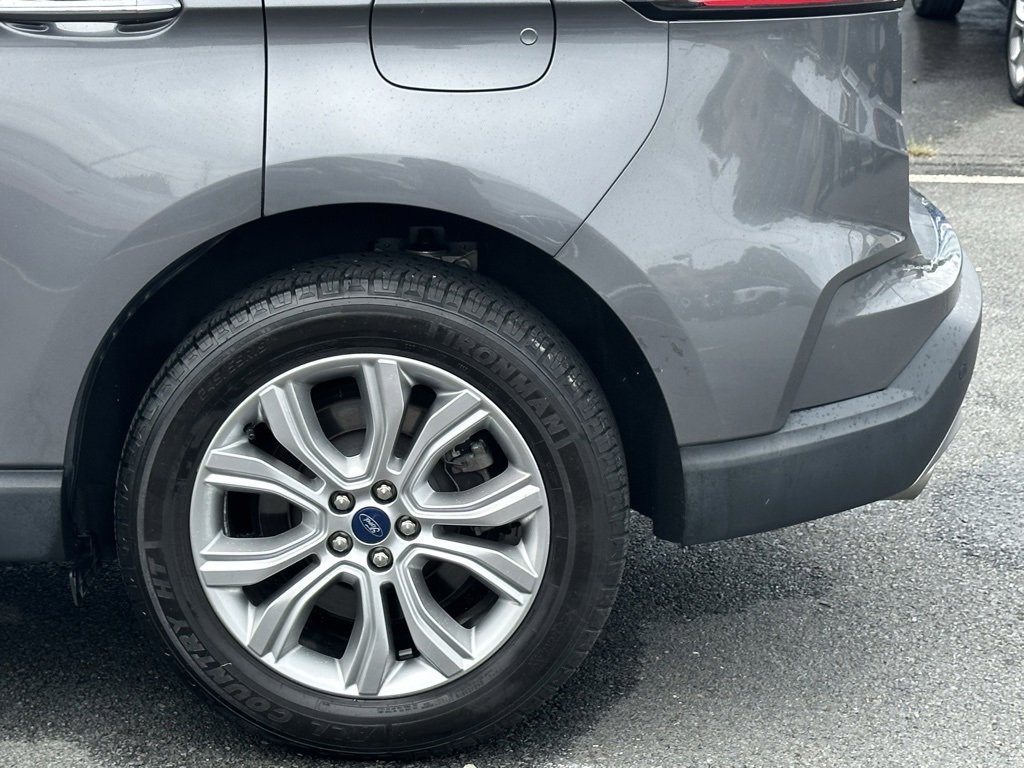 Used 2022 Ford Edge Titanium image 34