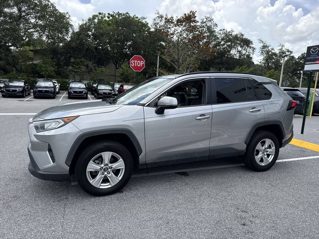 Used 2019 Toyota RAV4 XLE FWD image 10