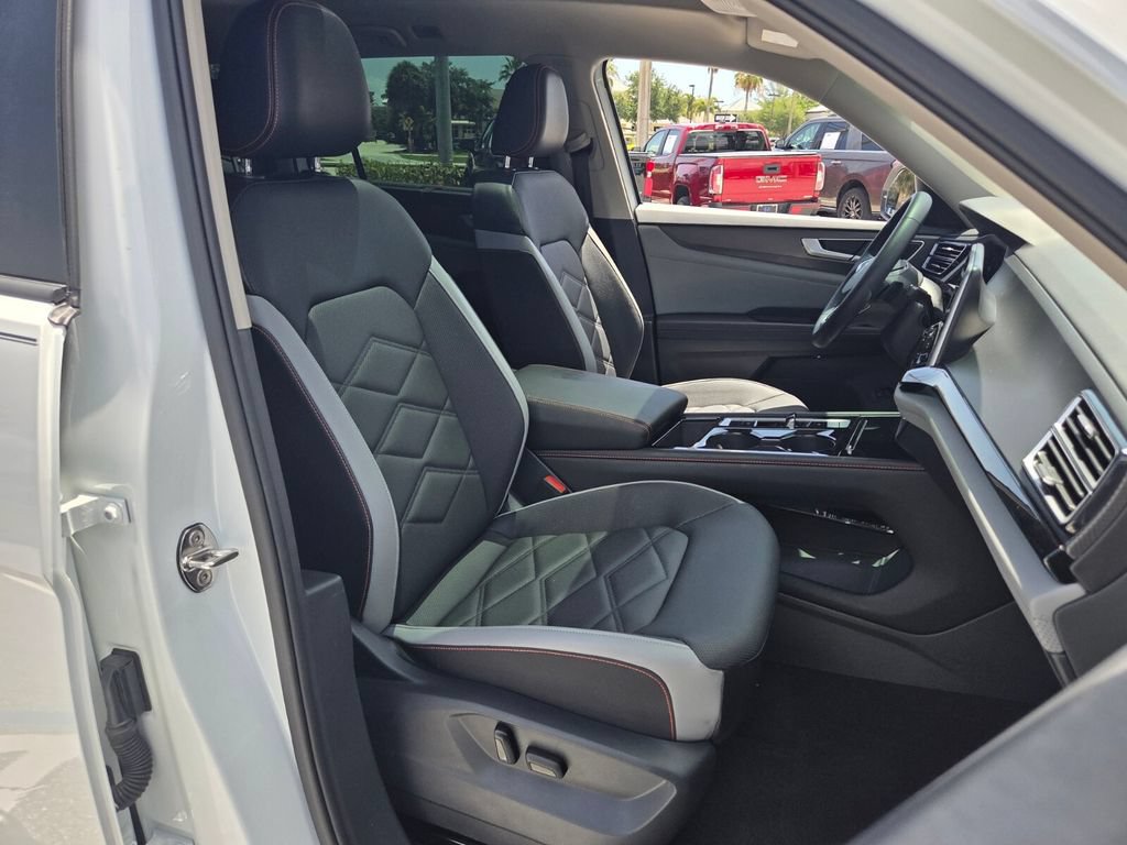 Used 2024 Volkswagen Atlas Peak Edition SEL AWD/4WD image 21