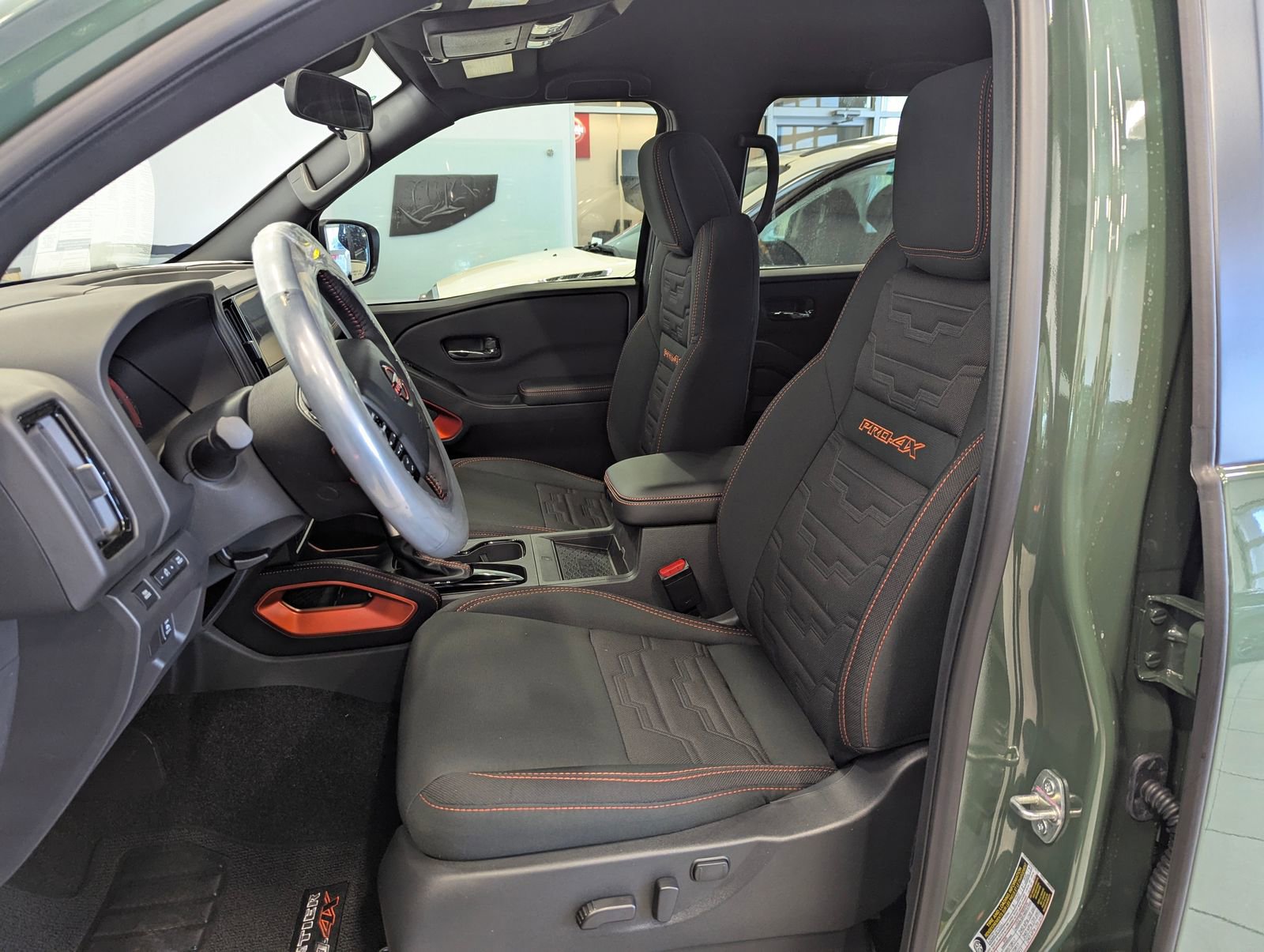 New 2025 Nissan Frontier PRO-4X w/ Pro Convenience Package image 8