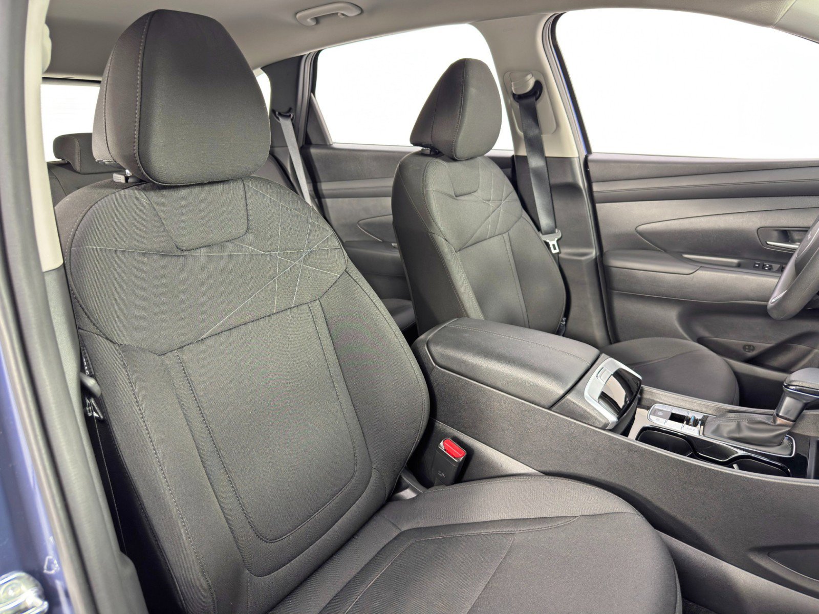 Used 2025 Hyundai Tucson SE image 35