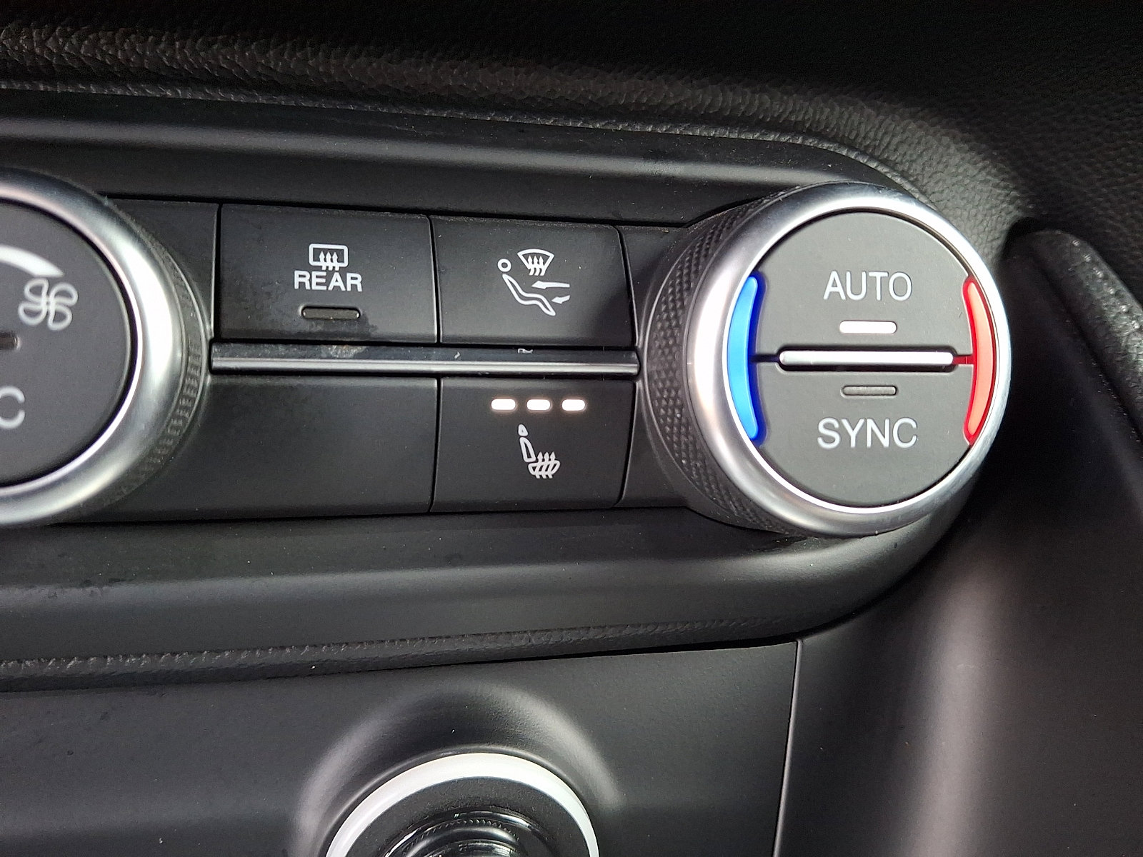 Used 2024 Alfa Romeo Stelvio Ti image 26