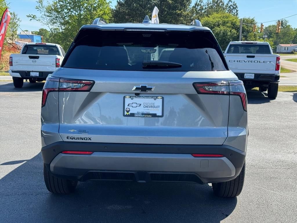 New 2026 Chevrolet Equinox LT w/ Midnight Edition FWD image 4