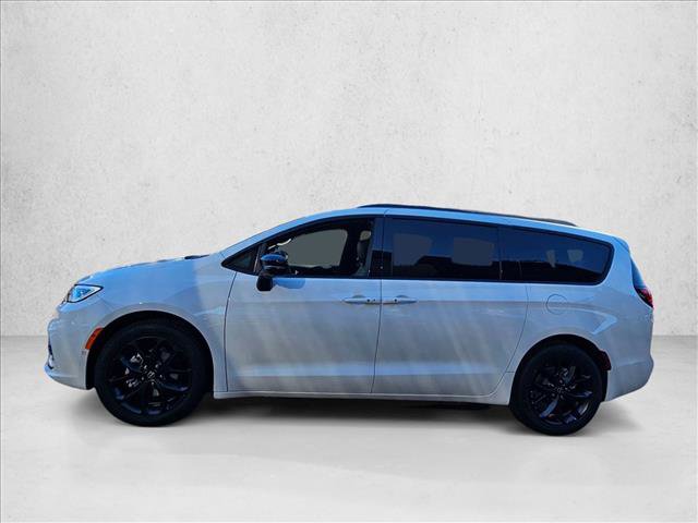 New 2026 Chrysler Pacifica Select image 5