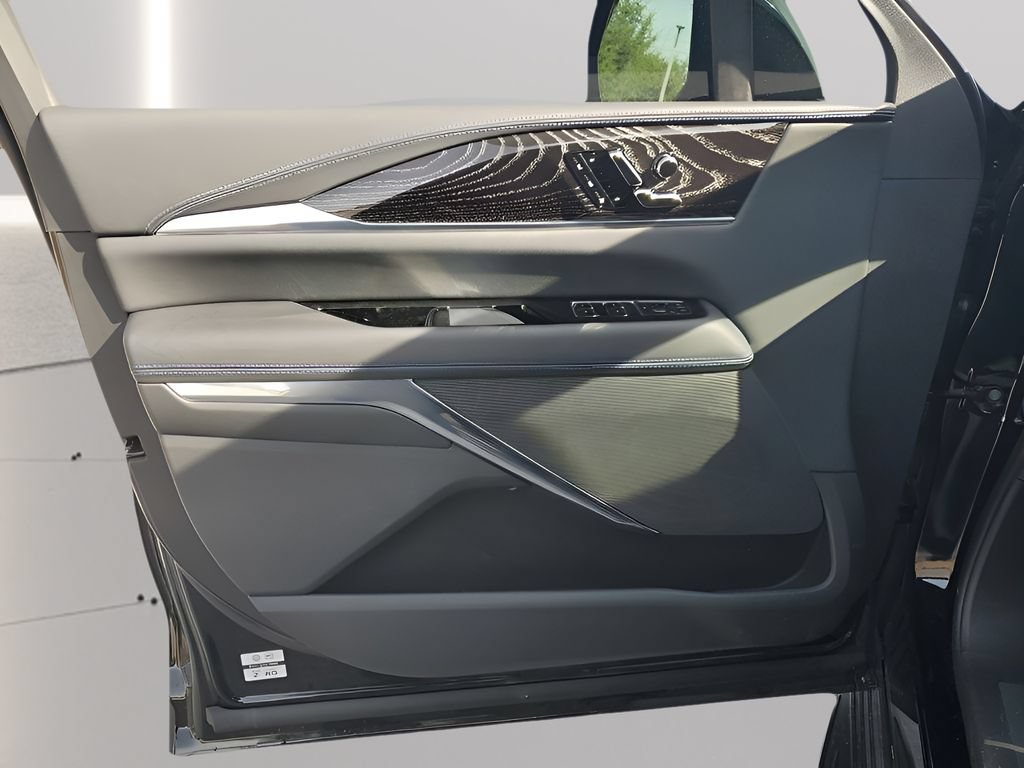 New 2026 Cadillac Escalade IQL Luxury w/ LPO, Floor Liner Package AWD/4WD image 36