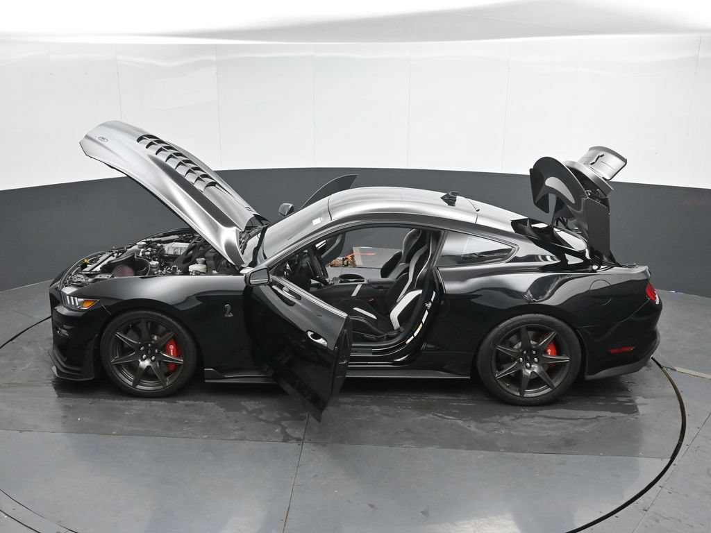Used 2020 Ford Mustang Shelby GT500 w/ Carbon Fiber Track Pack RWD image 52