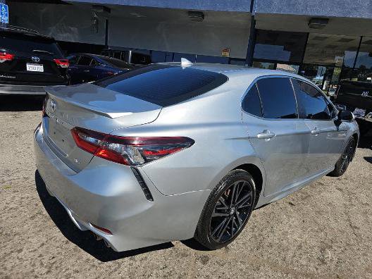 Used 2022 Toyota Camry SE FWD image 2