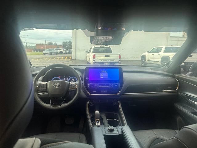 Used 2025 Toyota Grand Highlander AWD Hybrid image 11
