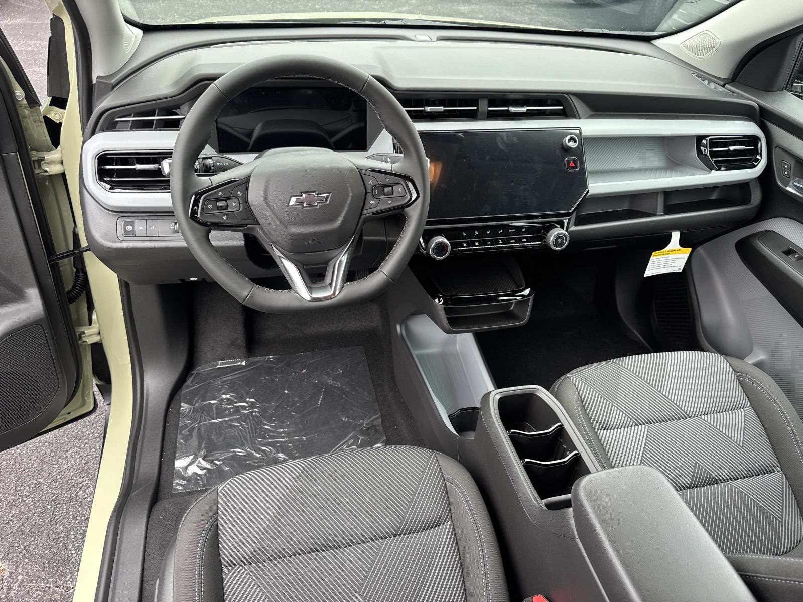 New 2027 Chevrolet Bolt LT w/ Comfort Package FWD image 19