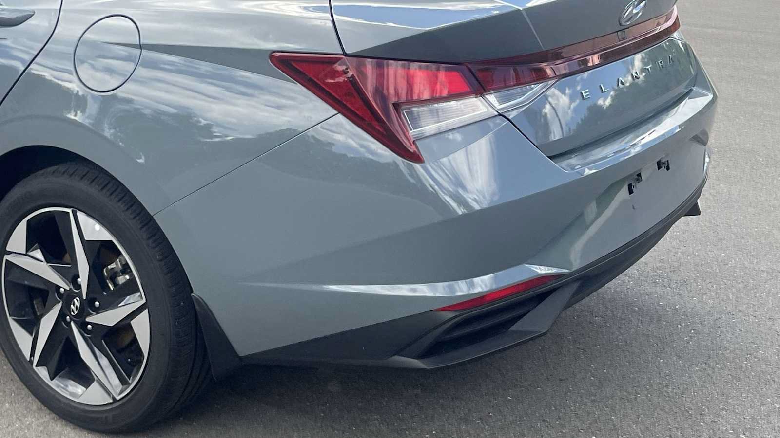 Used 2023 Hyundai Elantra SEL w/ Convenience Package FWD image 43