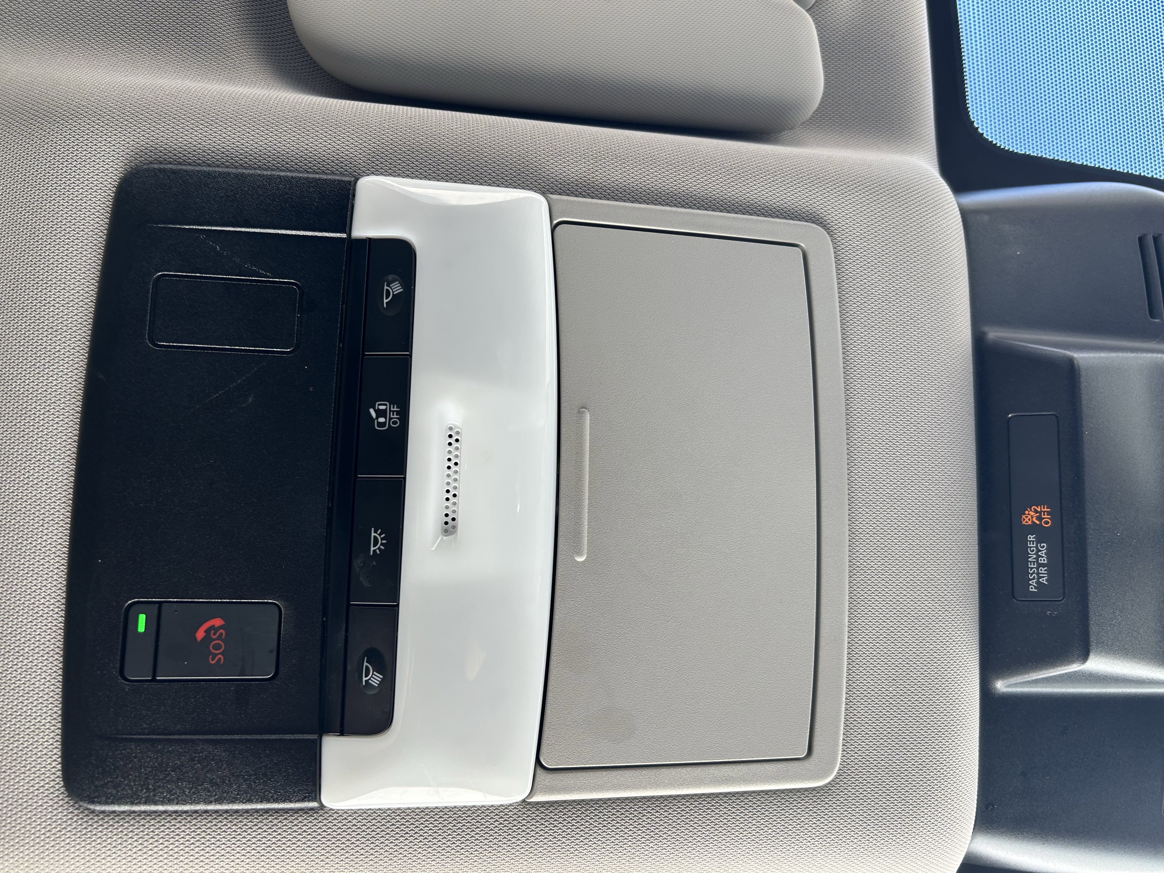 Used 2023 Nissan Rogue SV image 31