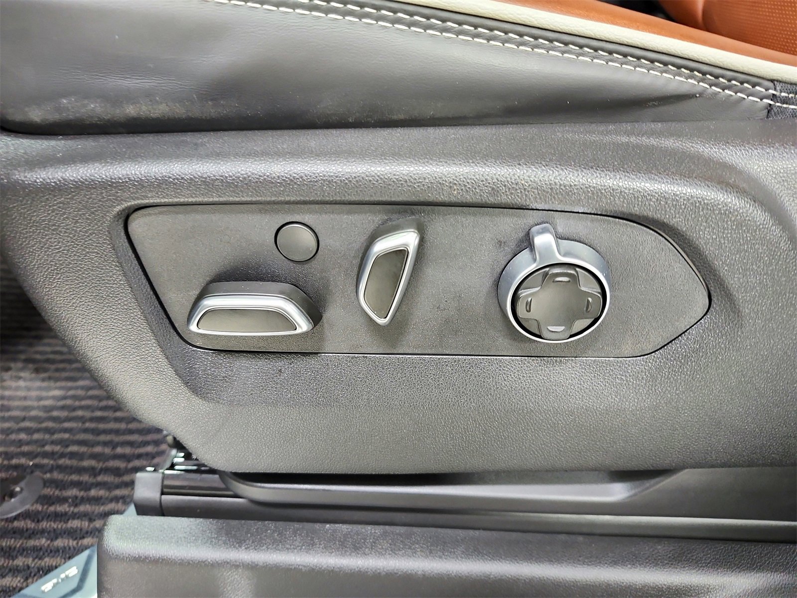 Used 2025 GMC Sierra 2500 Denali Ultimate w/ Max Trailering Package image 20