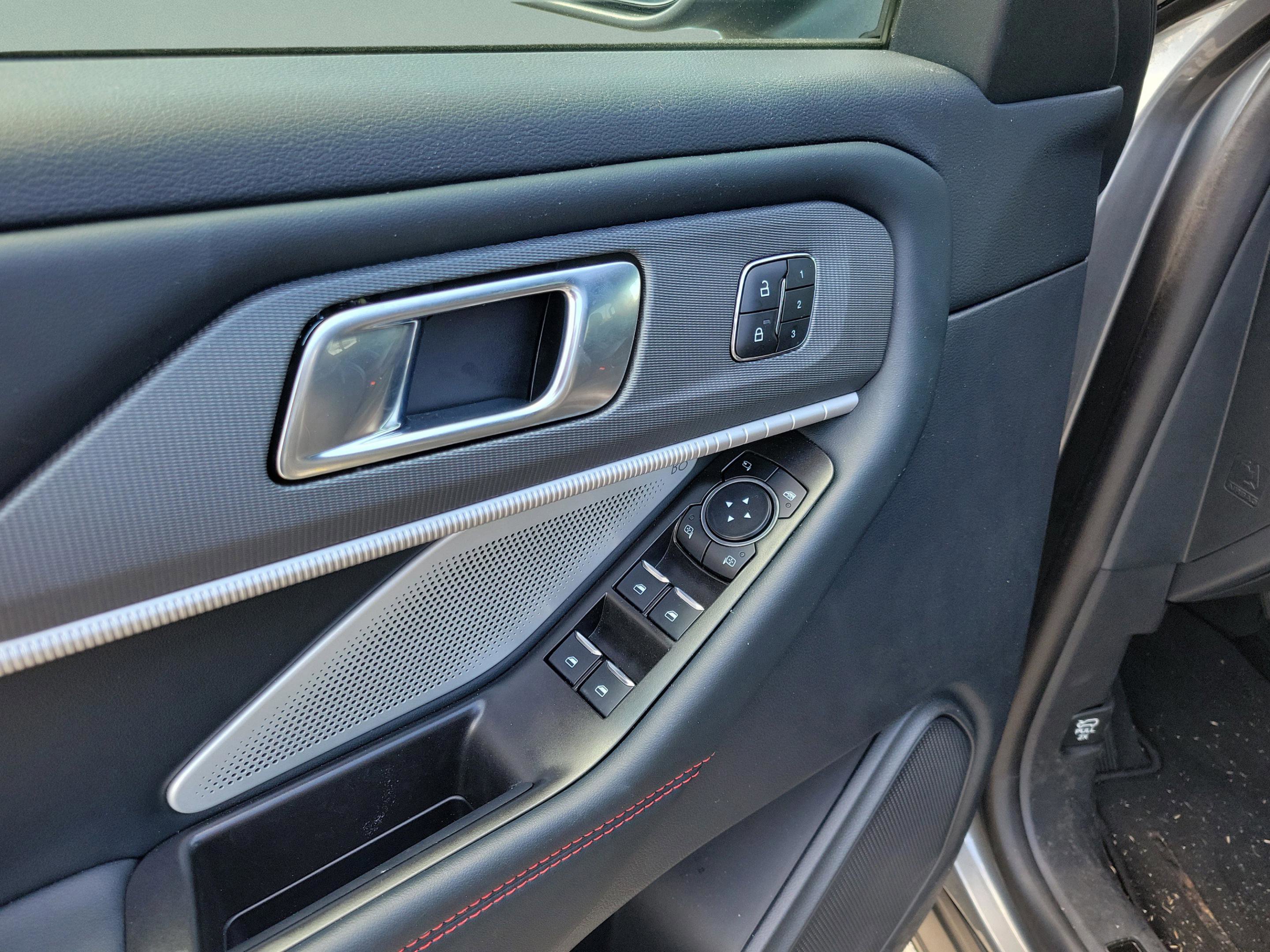 Used 2025 Ford Explorer ST w/ Sun And Sound Package image 6