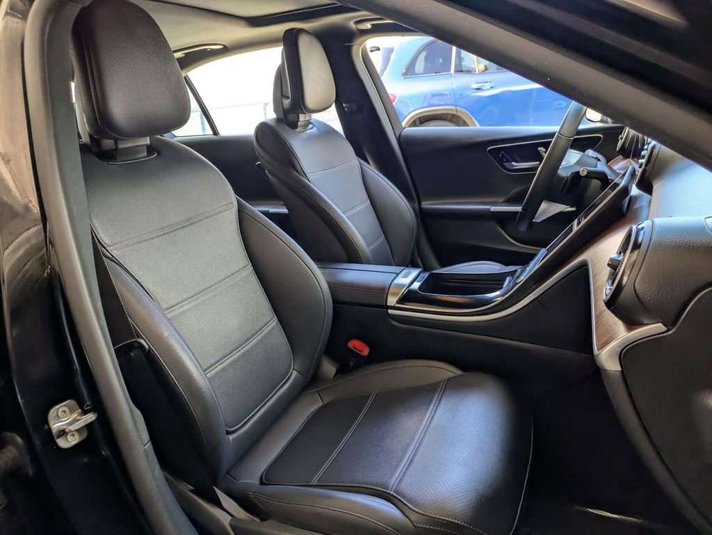 Used 2025 Mercedes-Benz C 300 Sedan image 28