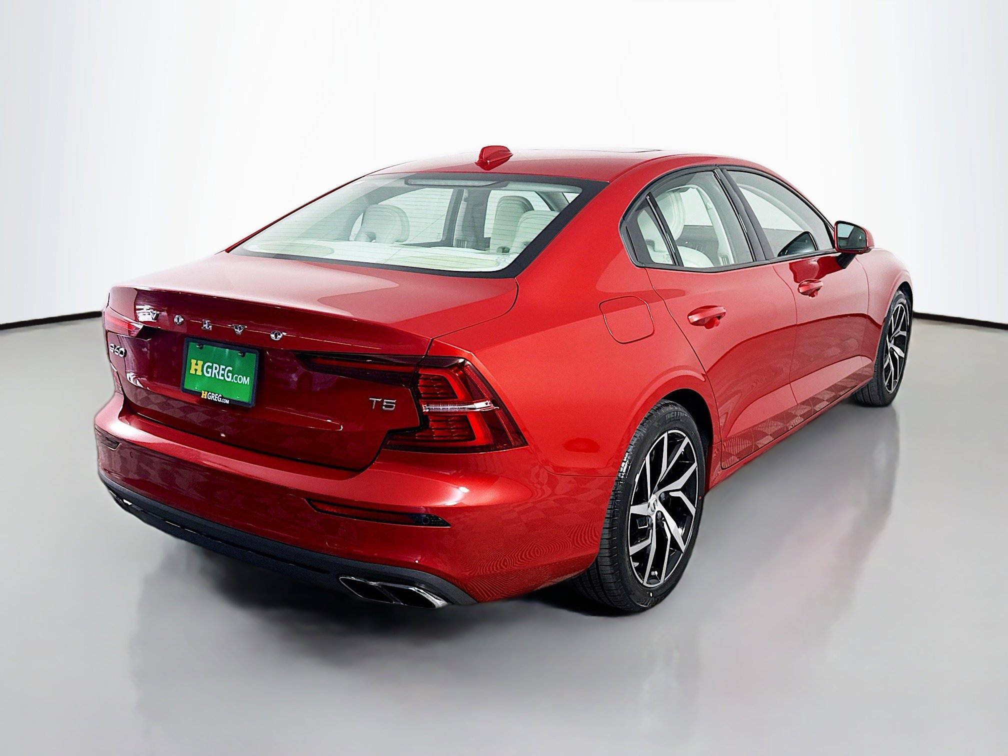 Used 2020 Volvo S60 T5 Momentum image 10