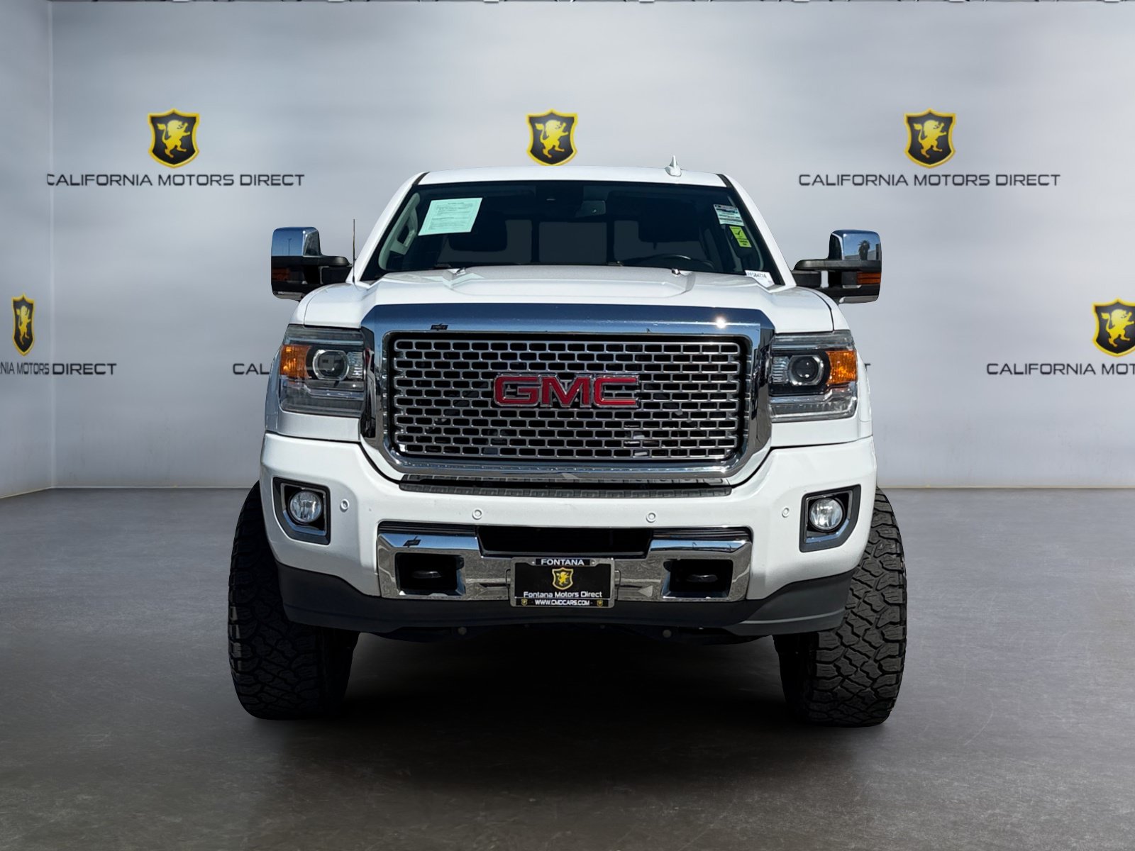Used 2015 GMC Sierra 2500 Denali w/ Duramax Plus Package AWD/4WD image 8