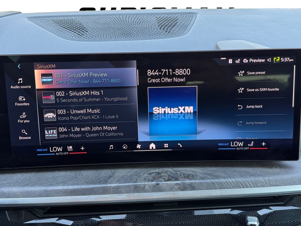 Used 2024 BMW X7 xDrive40i w/ Parking Assistance Package AWD/4WD image 14