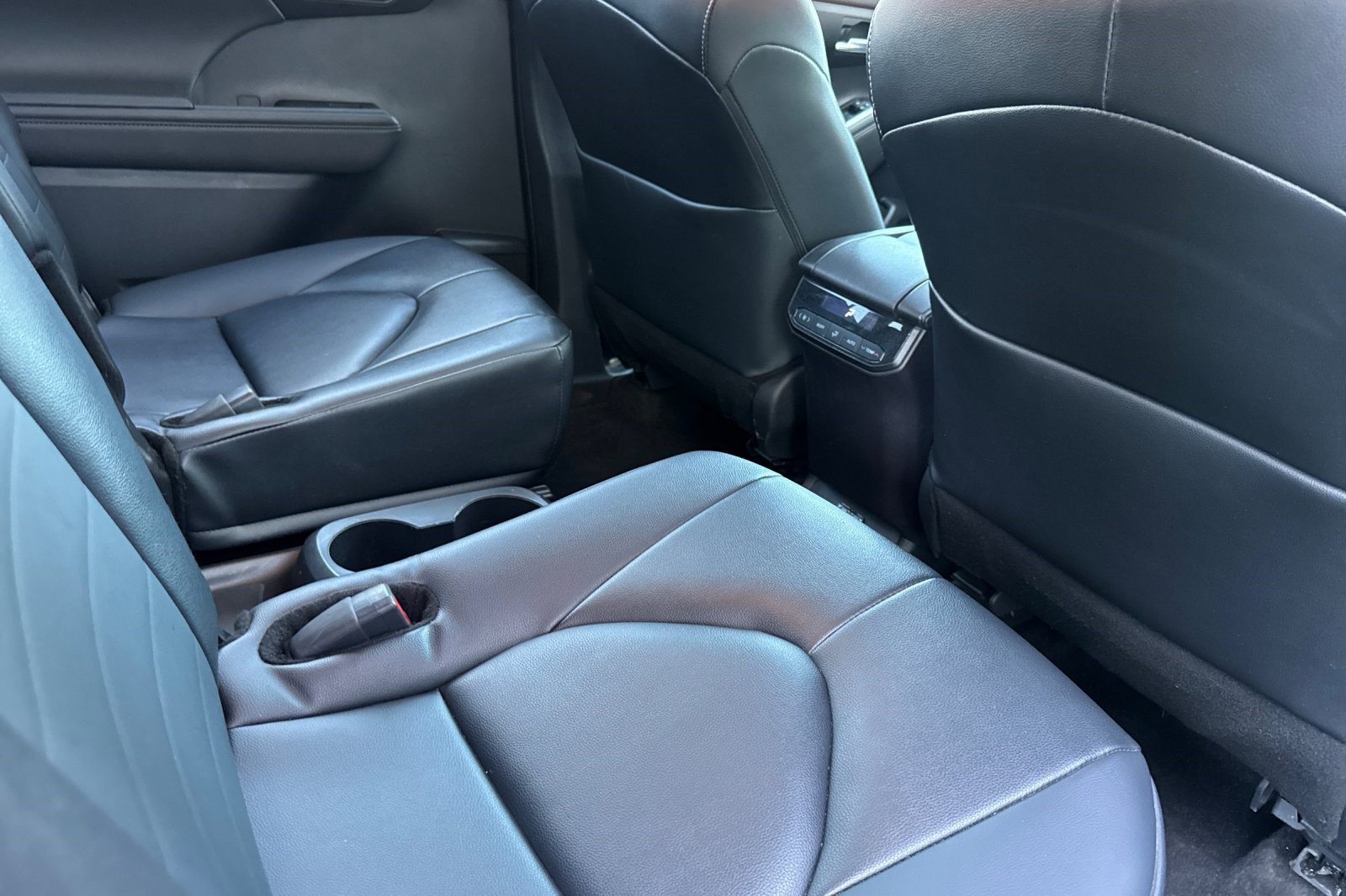 Used 2026 Toyota Highlander XLE AWD/4WD image 32