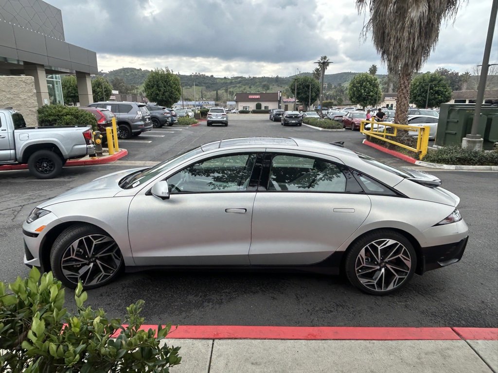 Used 2023 Hyundai Ioniq 6 Limited image 5