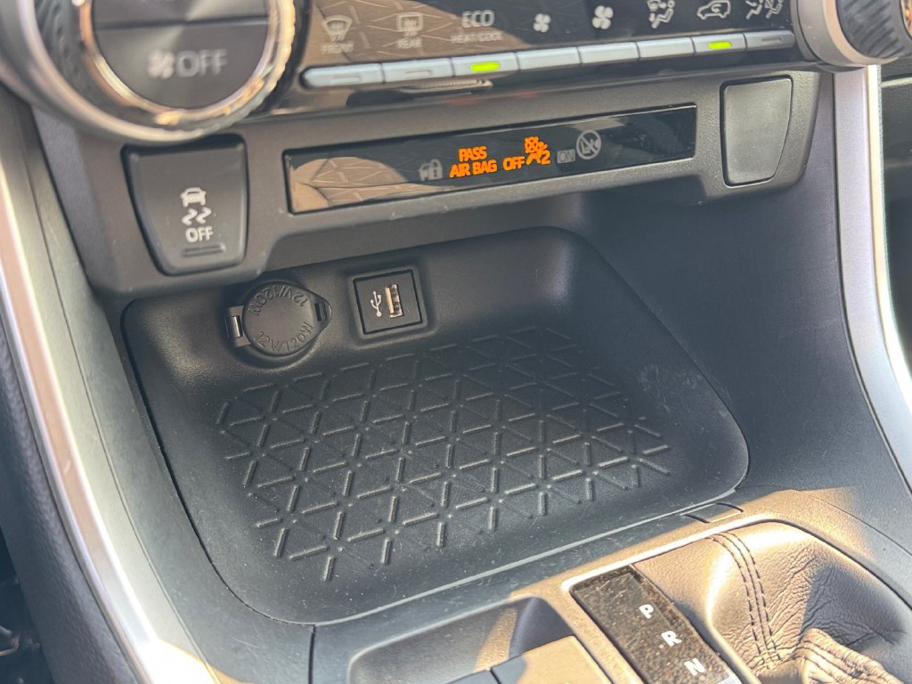 Certified 2025 Toyota RAV4 XLE AWD/4WD image 24