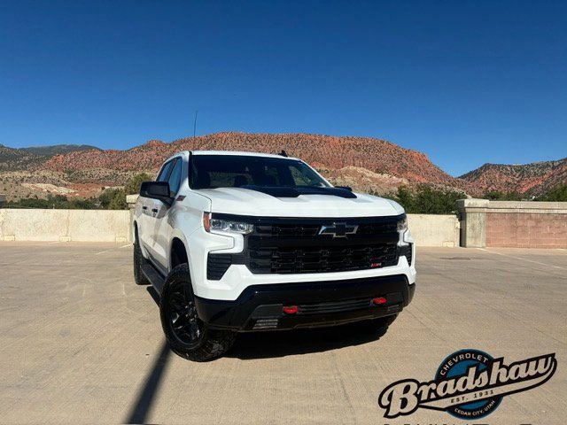 Used 2024 Chevrolet Silverado 1500 LT Trail Boss w/ Protection Package AWD/4WD image 2