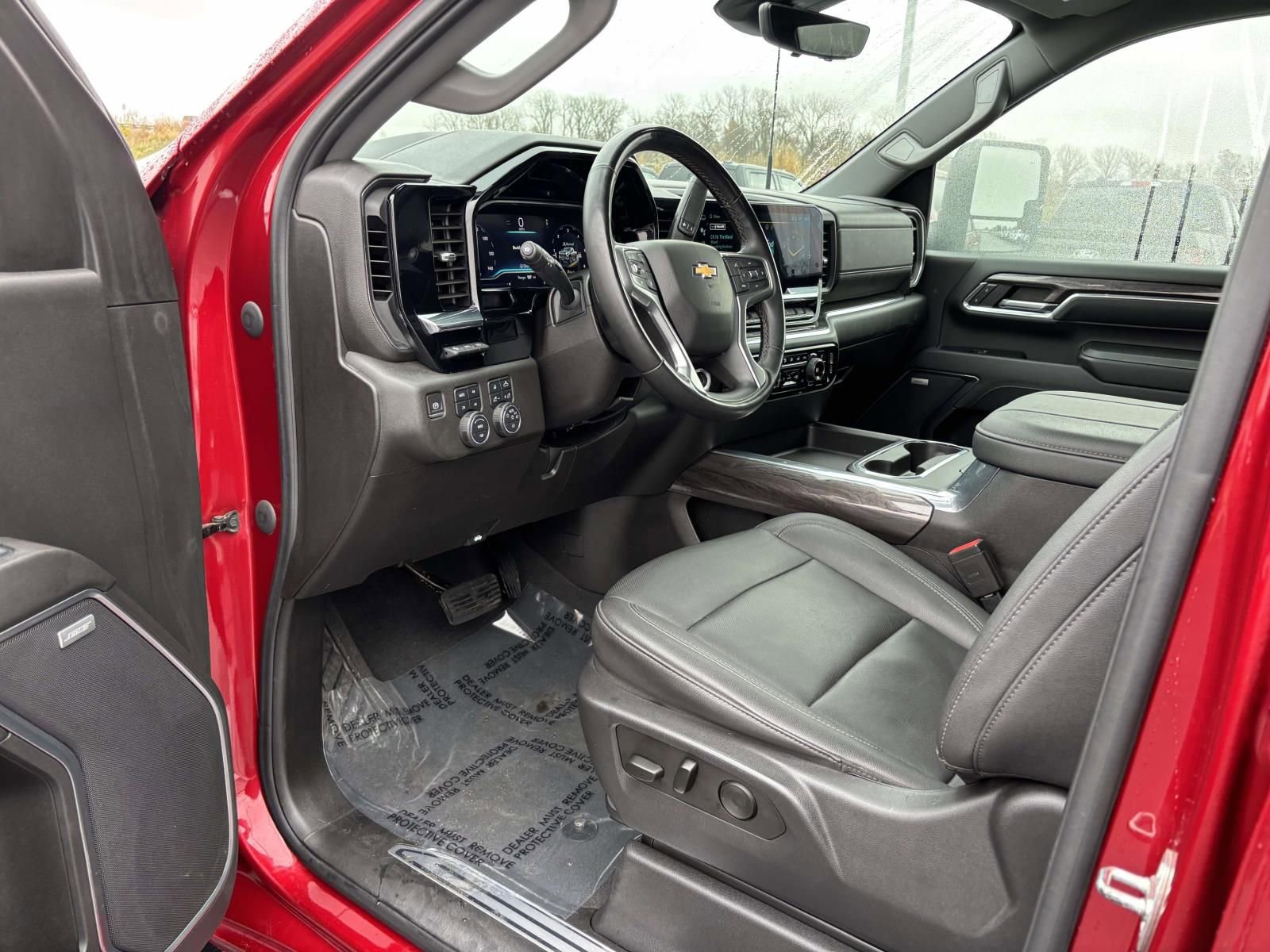 Used 2024 Chevrolet Silverado 2500 LTZ w/ LTZ Premium Package image 27