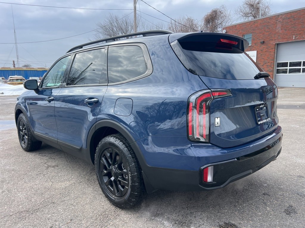 Certified 2025 Kia Telluride AWD image 3