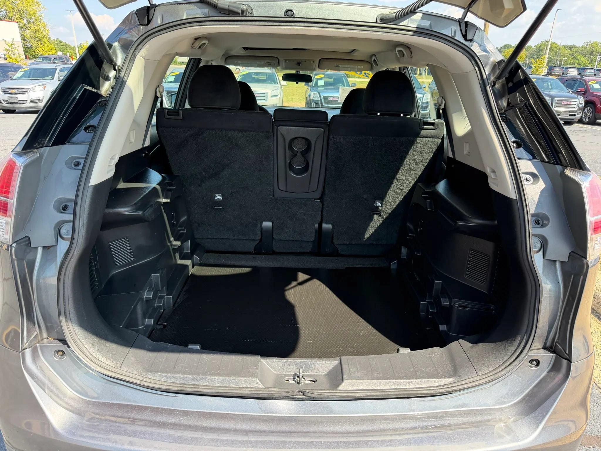 Used 2014 Nissan Rogue S FWD image 26