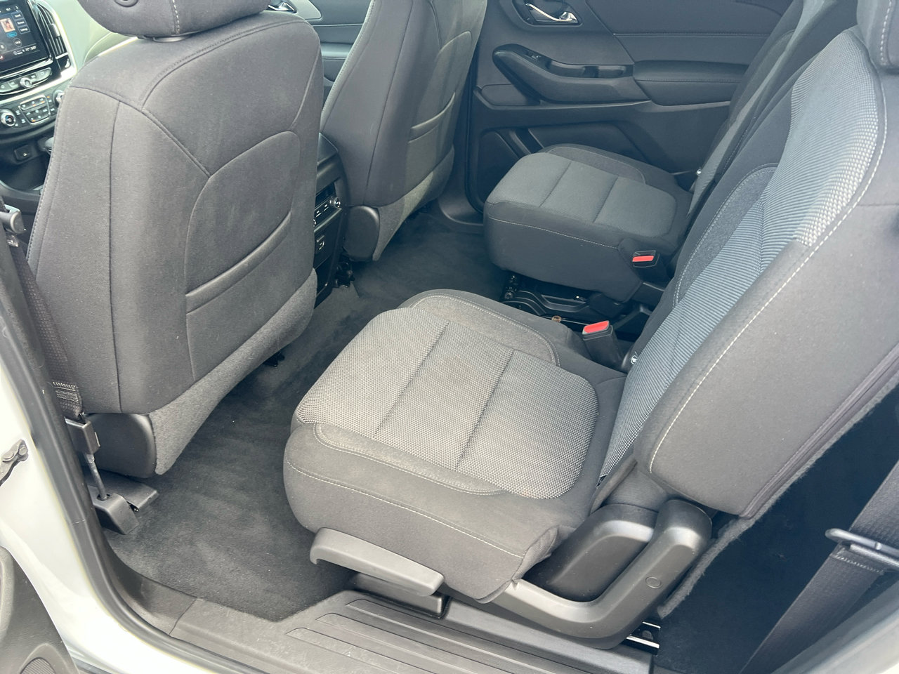 Used 2022 Chevrolet Traverse LT image 13