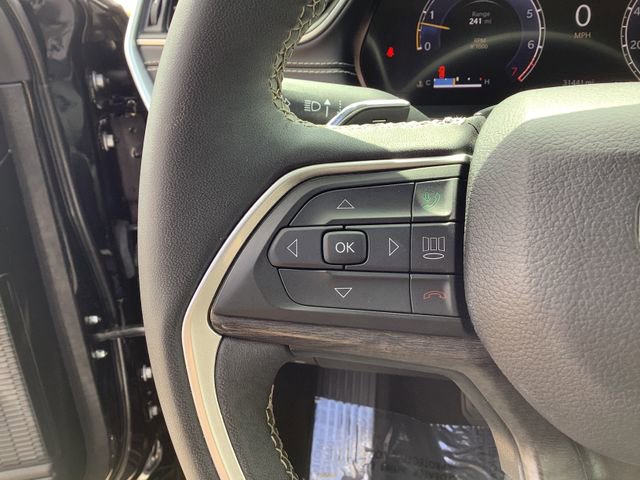 Used 2024 Jeep Grand Cherokee Limited RWD image 13