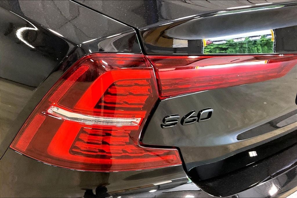 Certified 2024 Volvo S60 B5 Plus w/ Climate Package AWD/4WD image 23