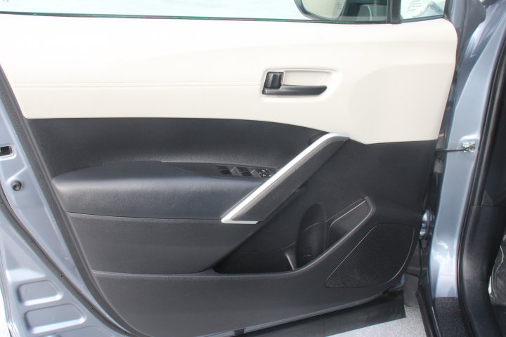 Certified 2022 Toyota Corolla Cross LE AWD/4WD image 10