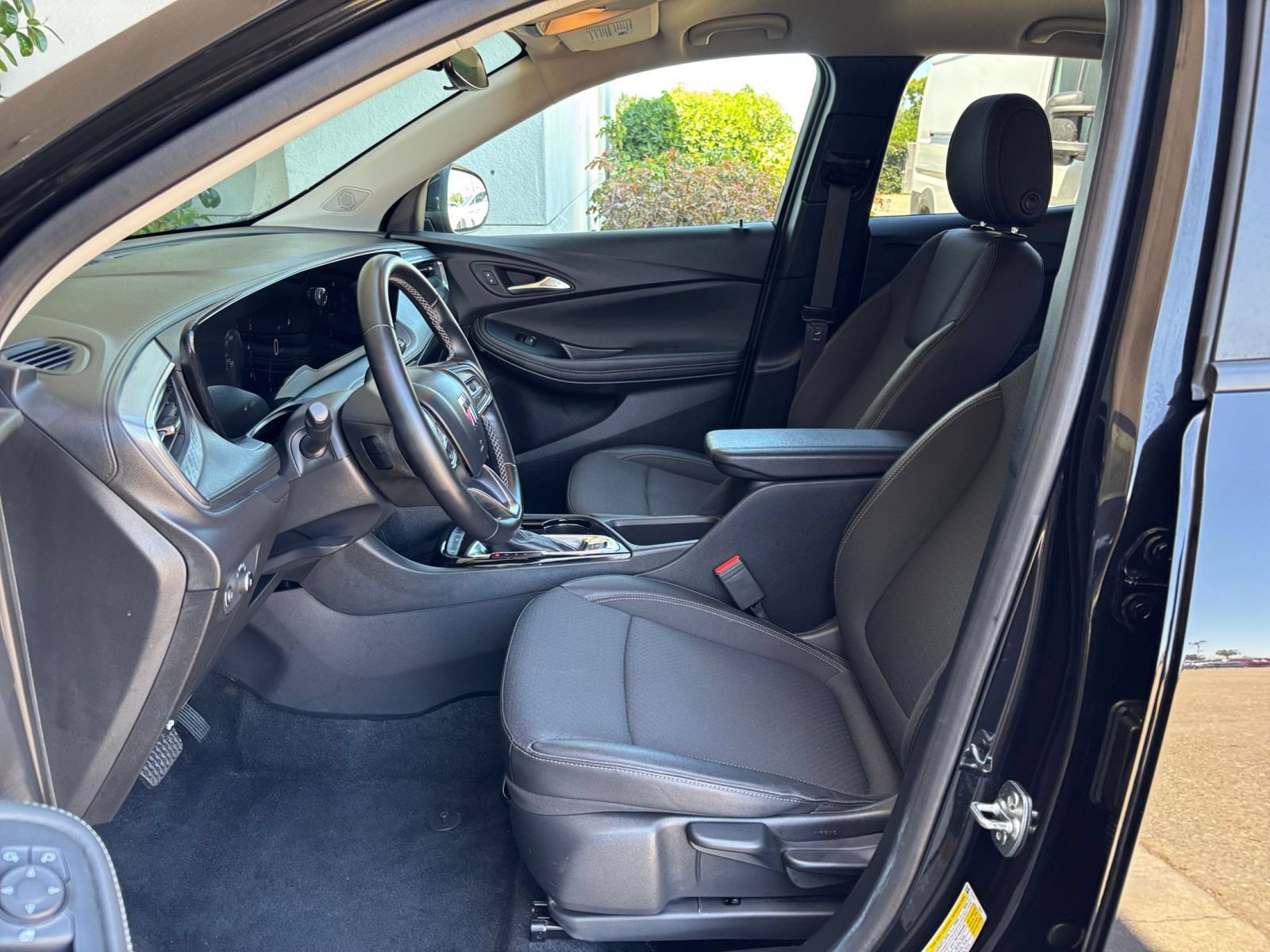 Used 2025 Buick Encore GX Preferred FWD image 46