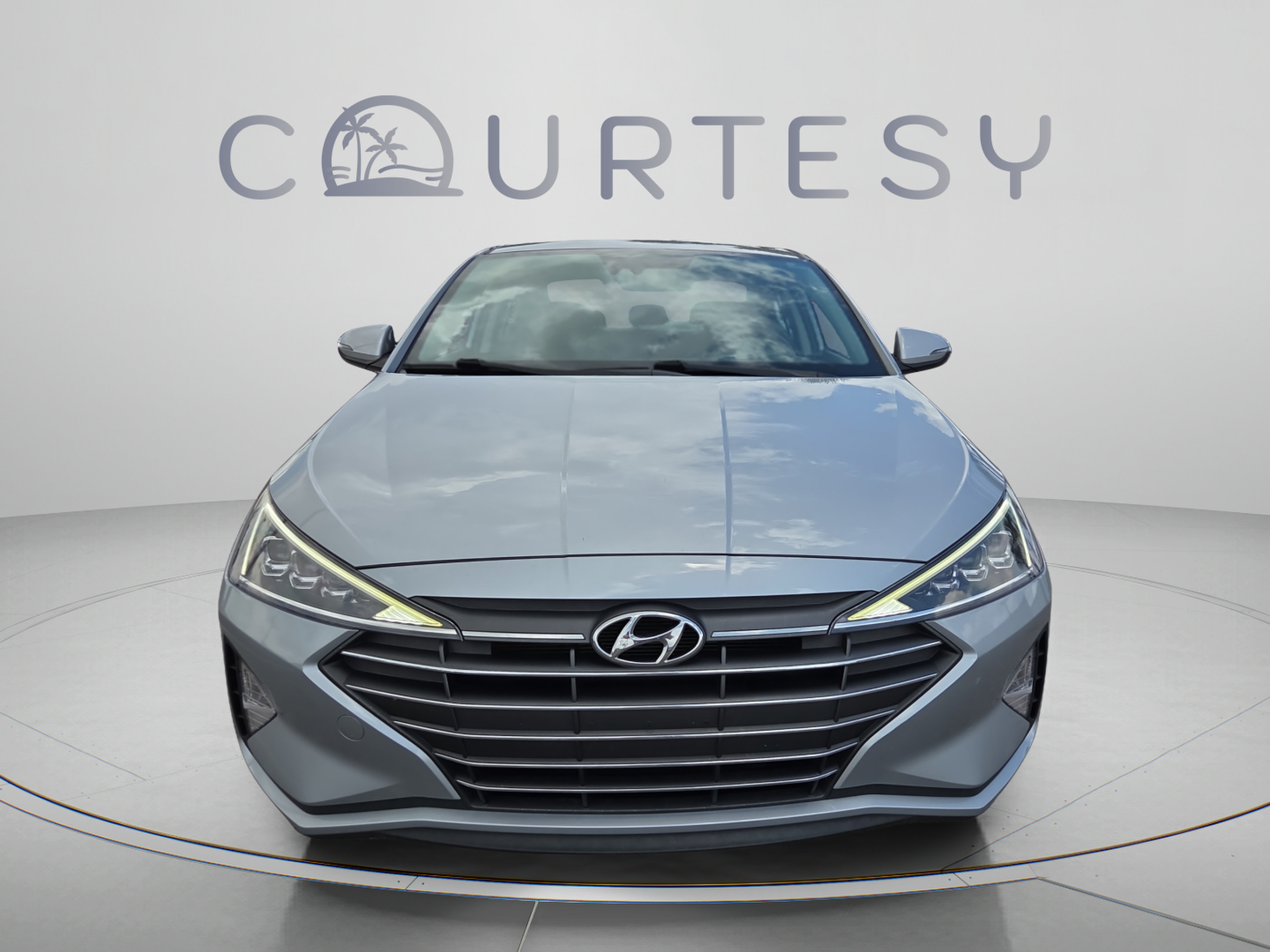 Used 2020 Hyundai Elantra Limited w/ Cargo Package (C1) FWD image 8