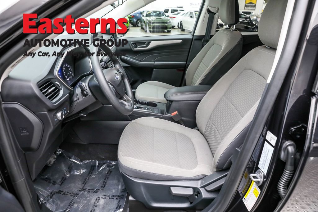 Used 2022 Ford Escape SE image 14