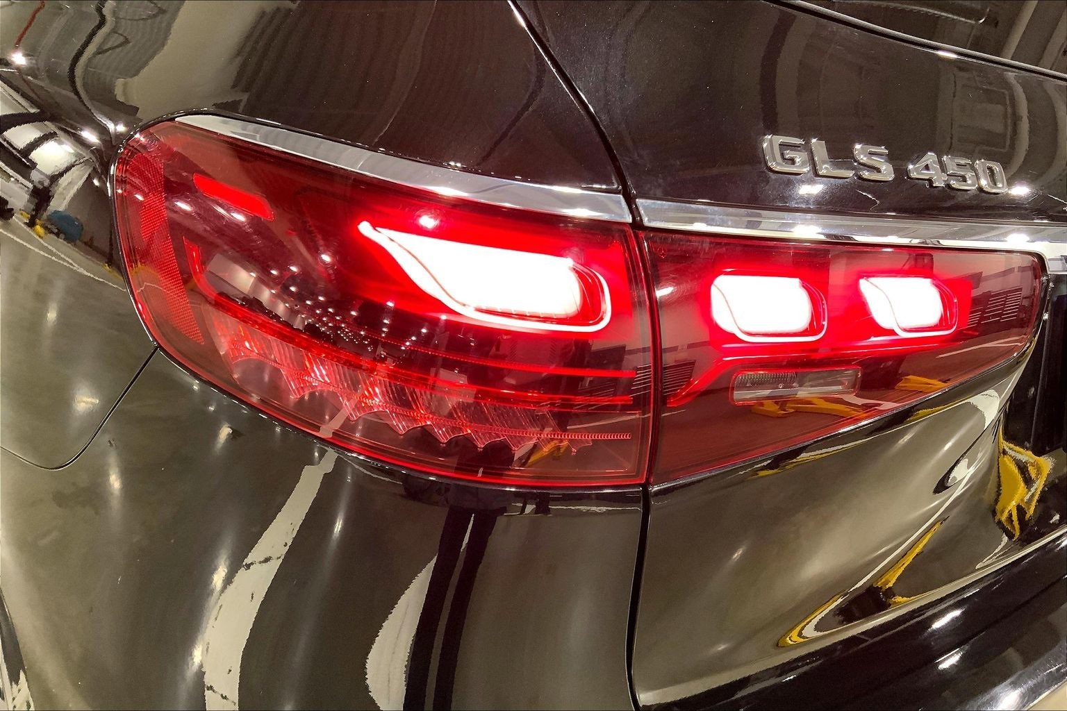Used 2024 Mercedes-Benz GLS 450 4MATIC image 27