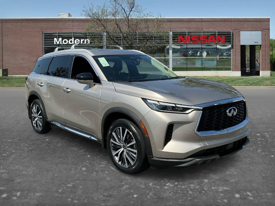 Used 2025 INFINITI QX60 Sensory w/ Vision Package AWD/4WD image 5
