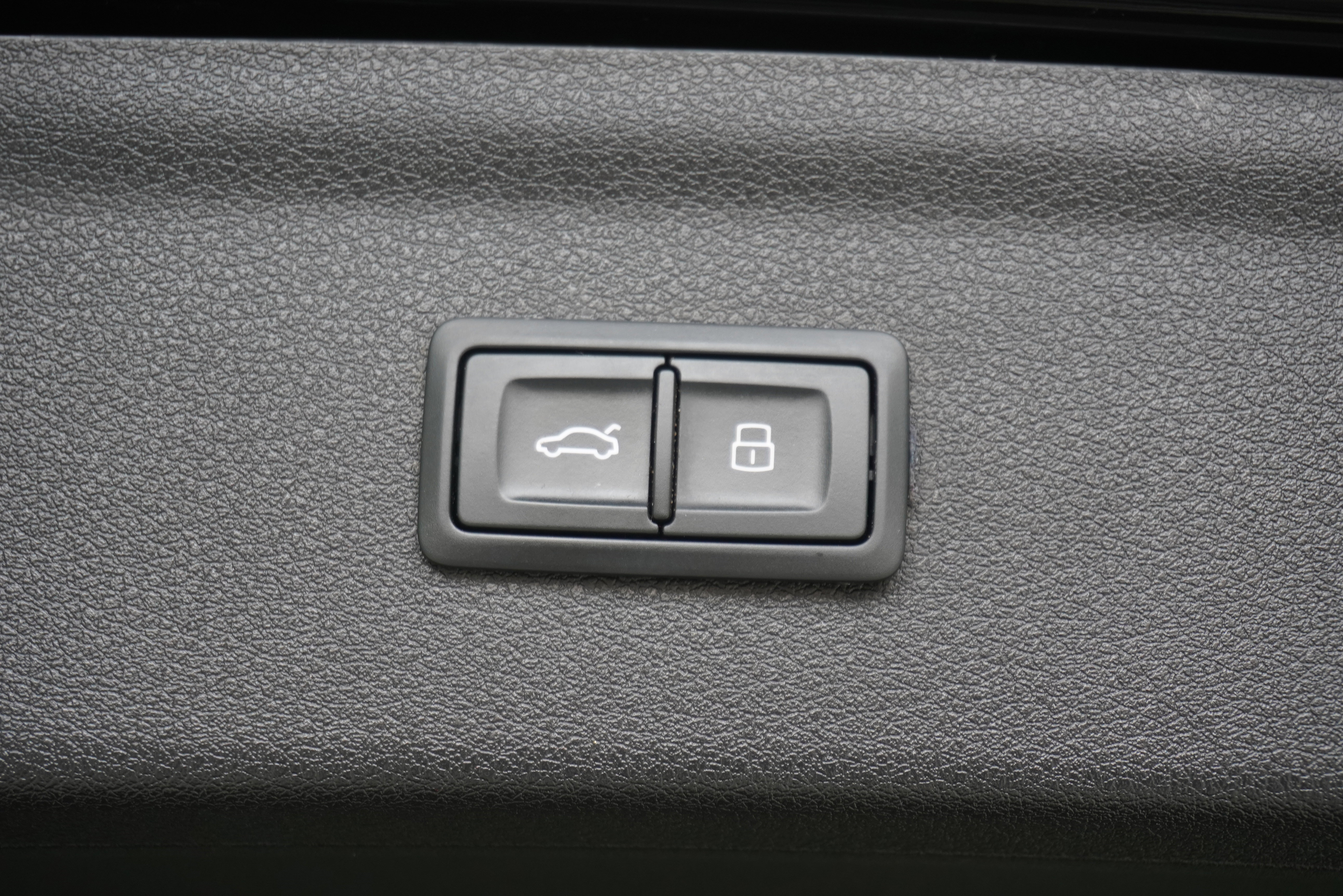 Used 2018 Audi Q3 2.0T Premium Plus w/ Premium Plus Package image 28