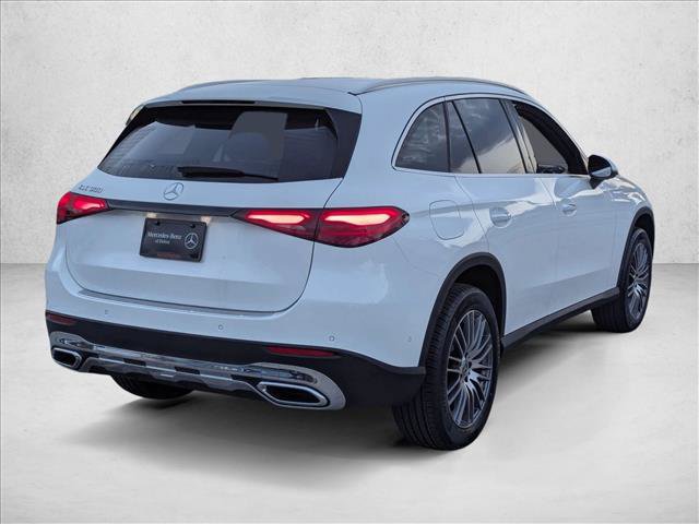 Used 2026 Mercedes-Benz GLC 300 image 2