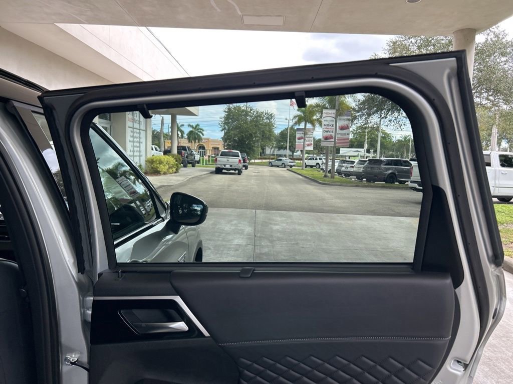 New 2025 Mitsubishi Outlander SEL Black Edition image 34