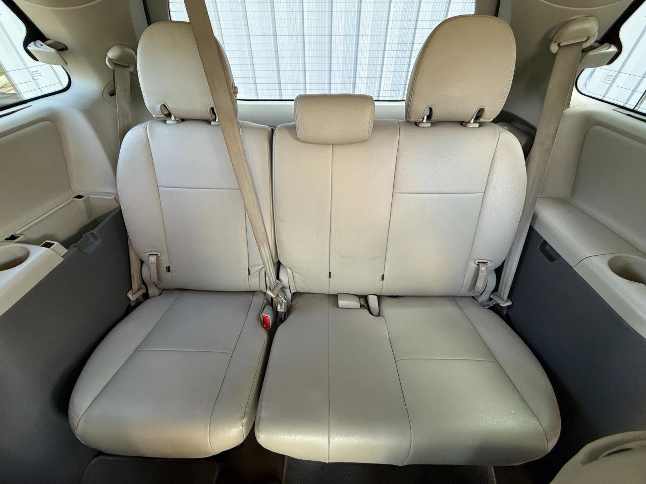 Used 2018 Toyota Sienna LE FWD image 16