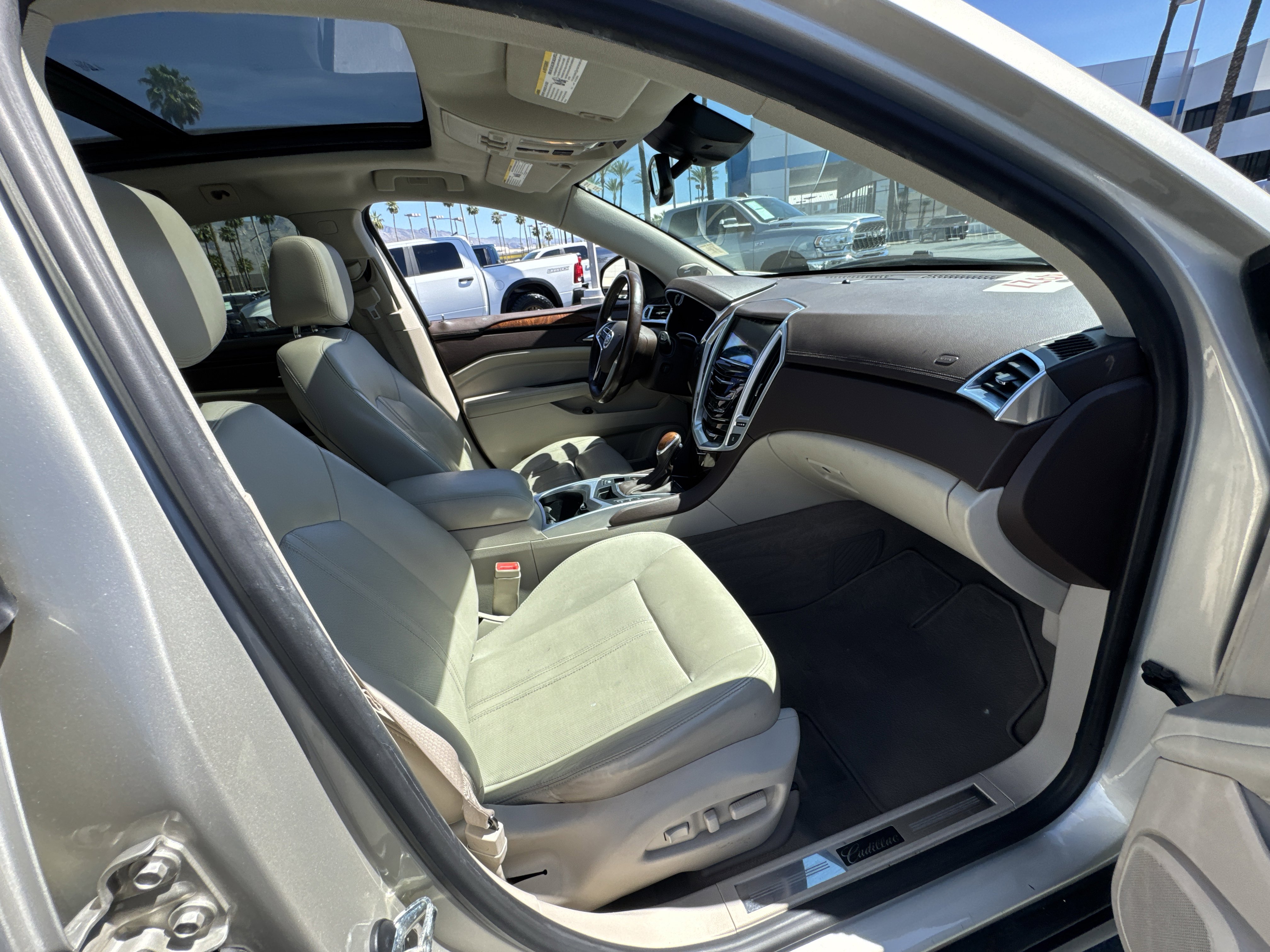 Used 2014 Cadillac SRX Luxury w/ Driver Awareness Package image 30