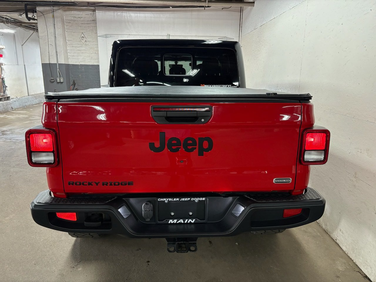 Used 2022 Jeep Gladiator Overland w/ Cold Weather Group AWD/4WD image 8
