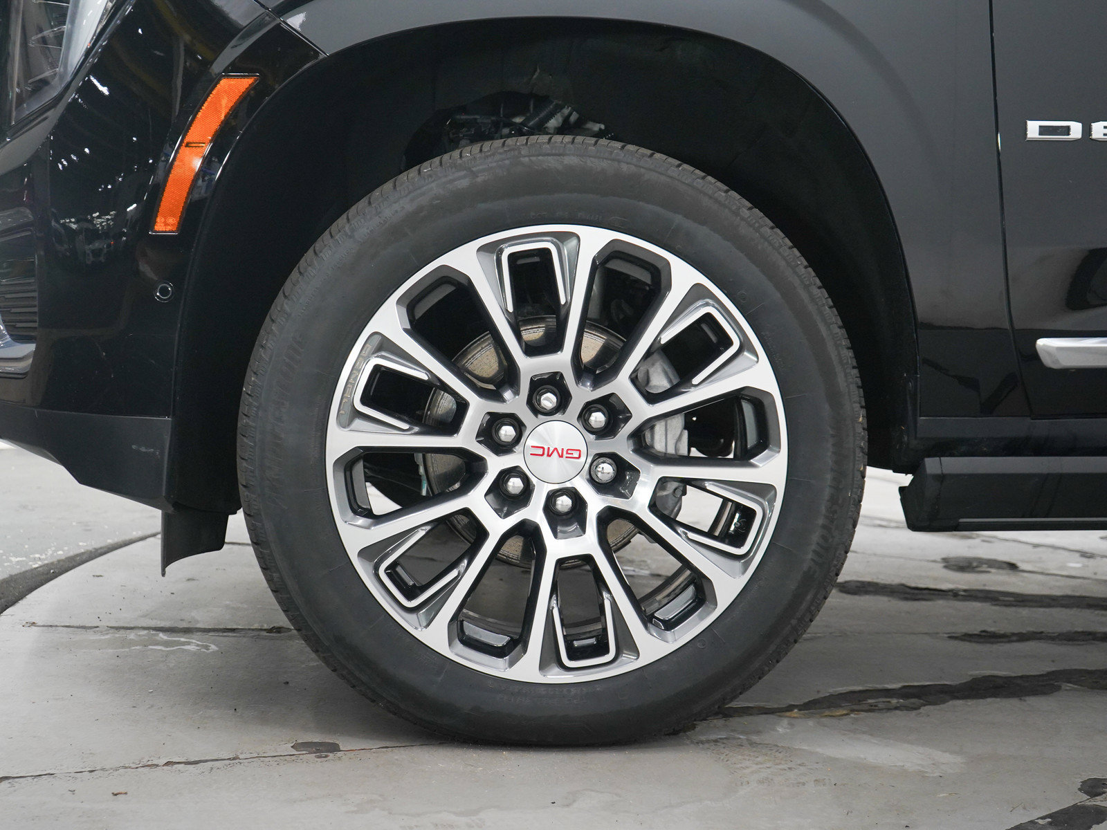 Used 2025 GMC Yukon XL Denali w/ Sun & Power Step Package AWD/4WD image 31