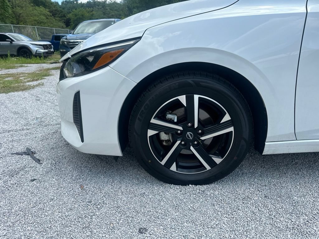 Used 2024 Nissan Sentra SV FWD image 11