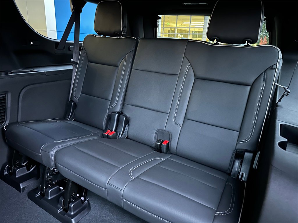 New 2026 Chevrolet Suburban Premier image 17