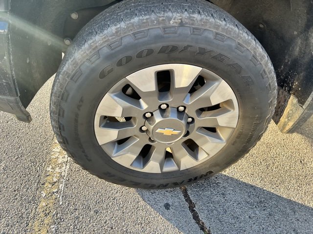 Used 2025 Chevrolet Silverado 2500 Custom w/ Custom Value Package image 11