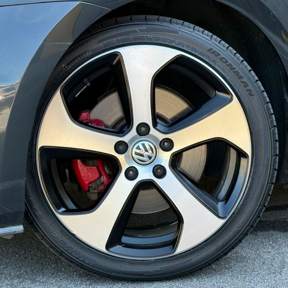 Used 2016 Volkswagen GTI SE w/ Lighting Package (SEL) FWD image 26