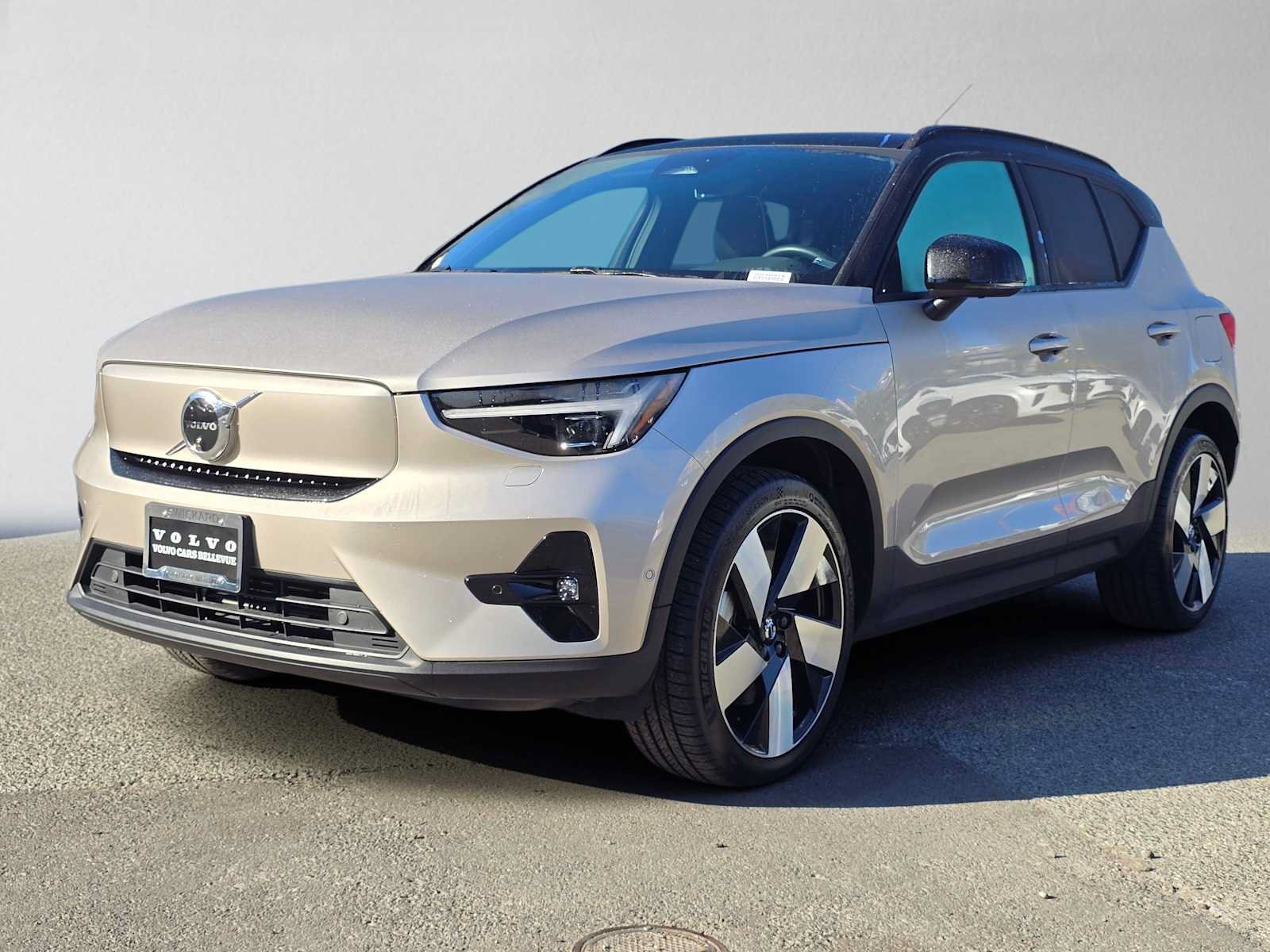 Certified 2023 Volvo XC40 Recharge Ultimate AWD/4WD image 8