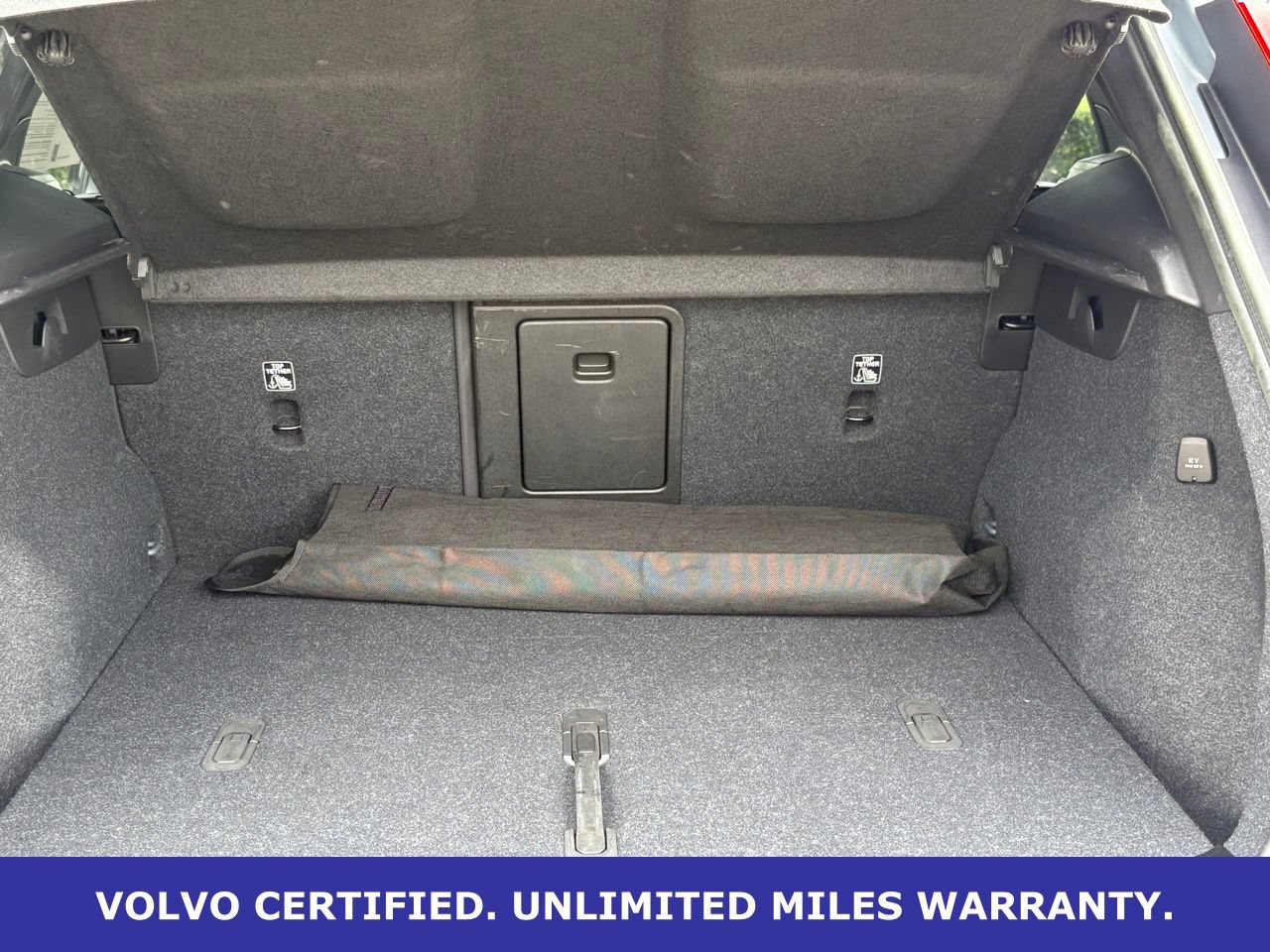 Certified 2023 Volvo XC40 B5 Plus w/ Climate Package AWD/4WD image 36